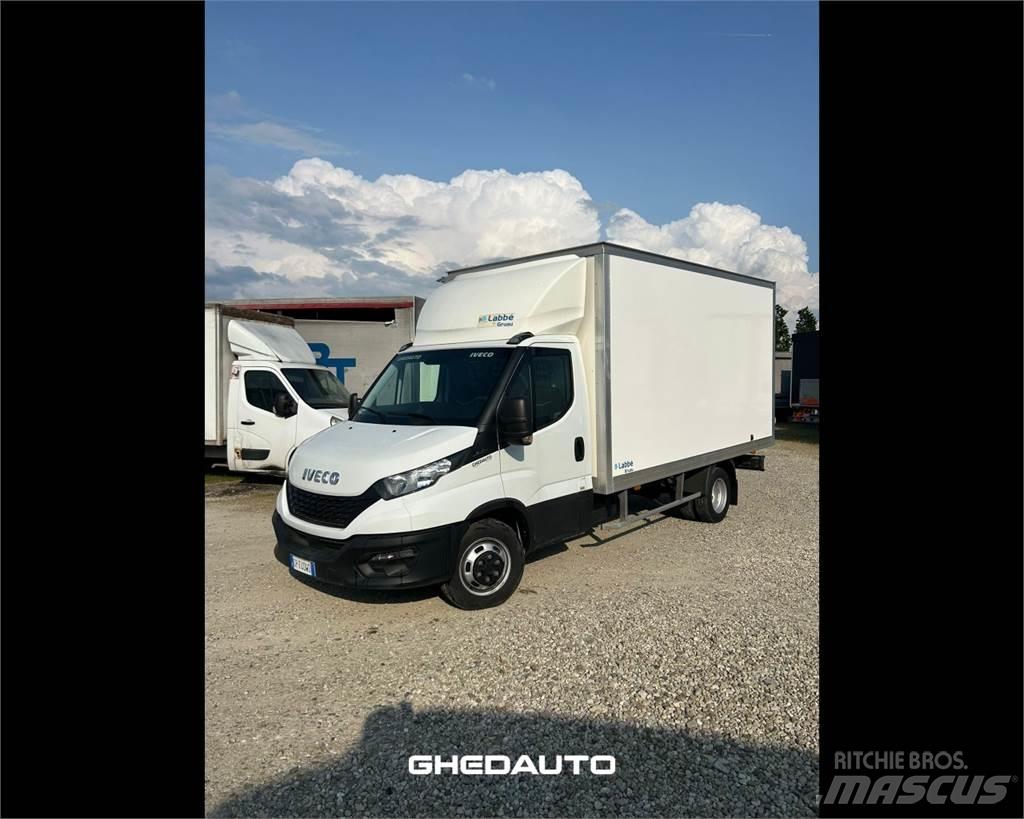 Iveco 35C16 商务面包车
