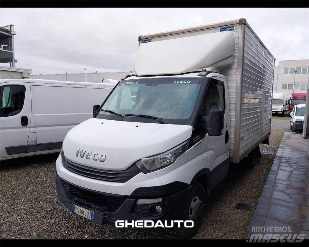 Iveco 35C18 商务面包车