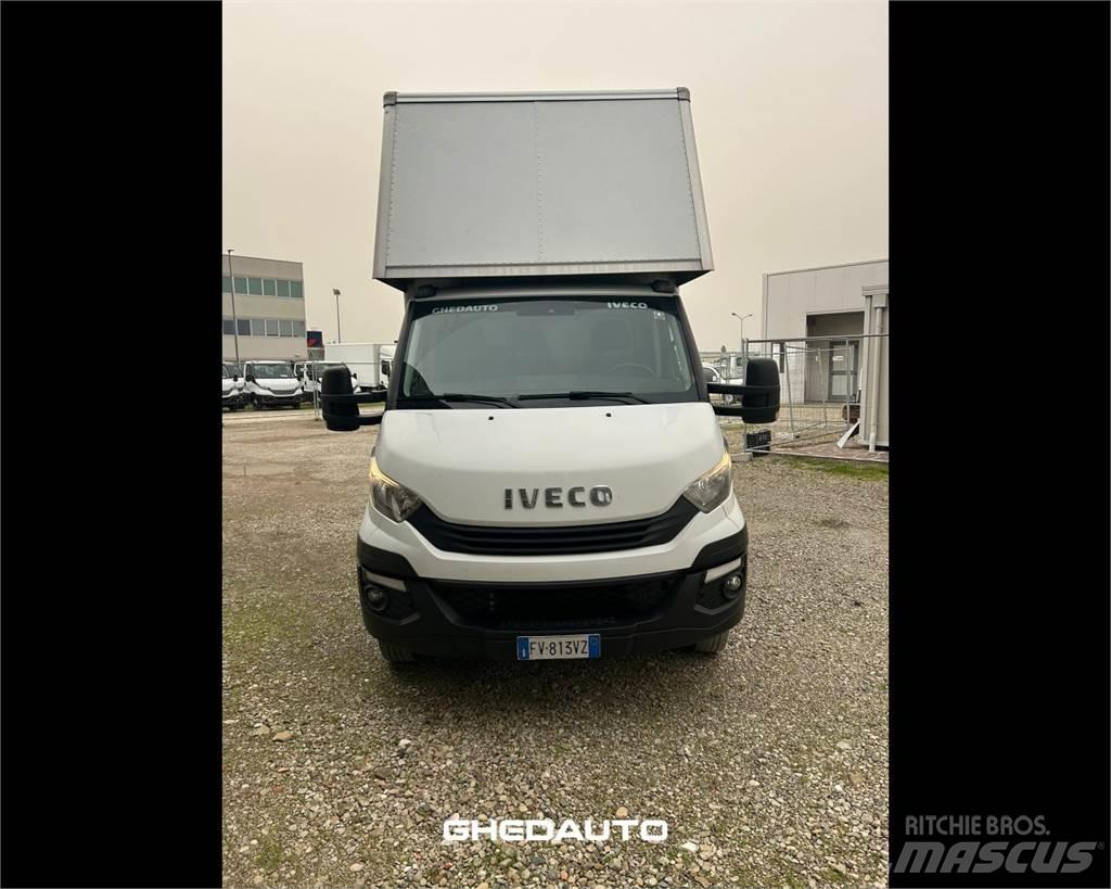 Iveco 35C18 商务面包车