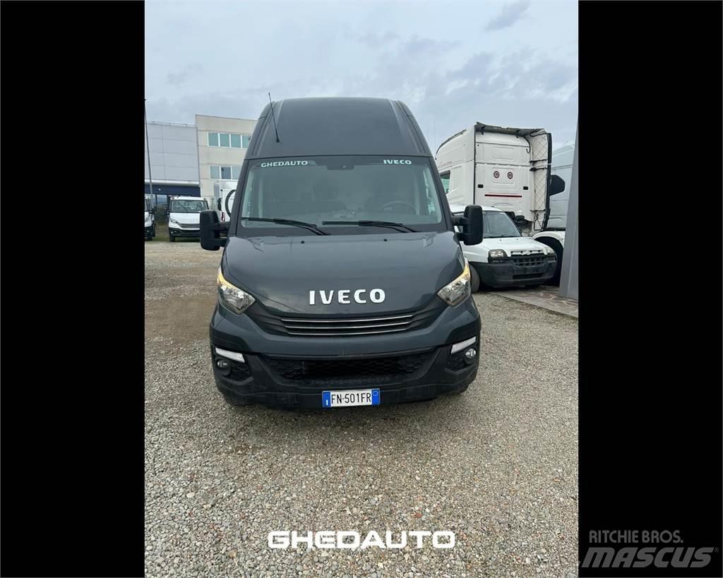 Iveco 35S16 商务面包车