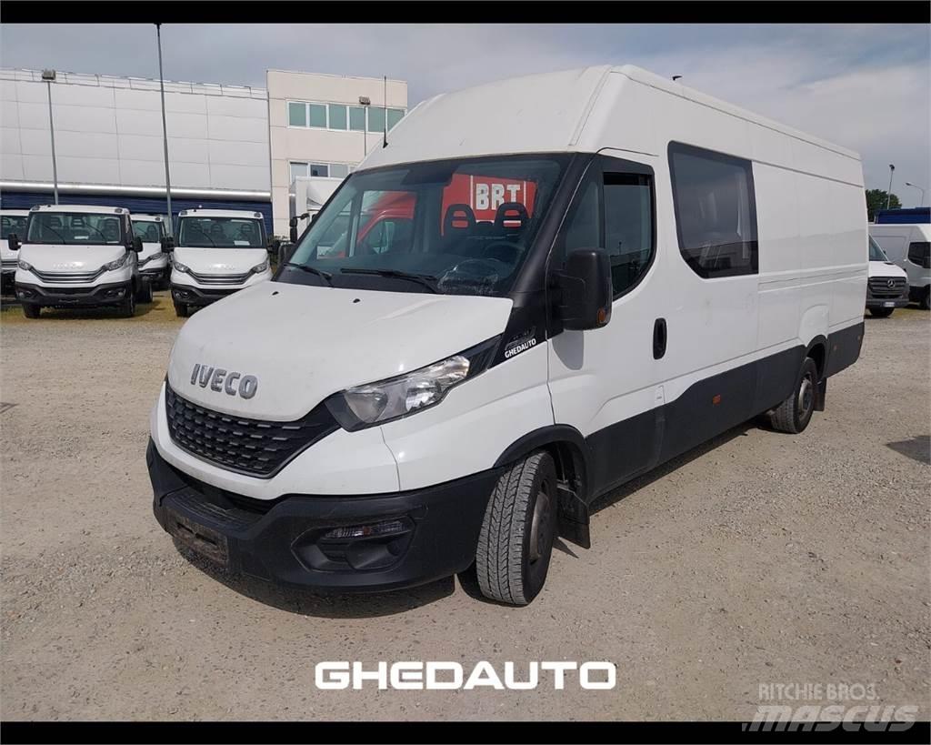 Iveco 35S16 商务面包车