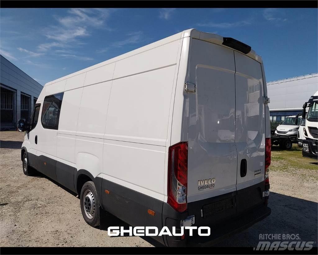Iveco 35S16 商务面包车