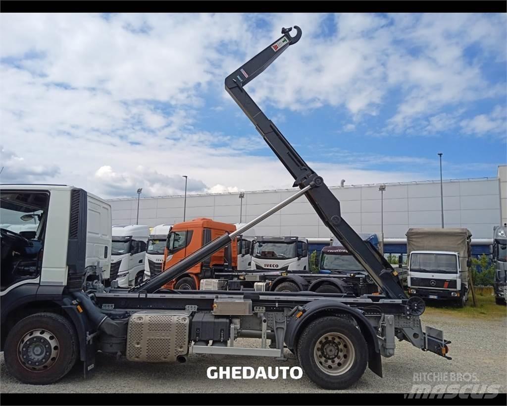 Iveco AD190S31 厢式货车