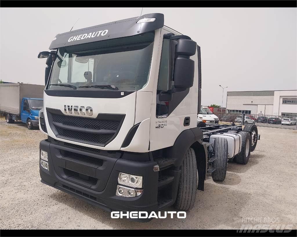 Iveco AD440S42 厢式货车