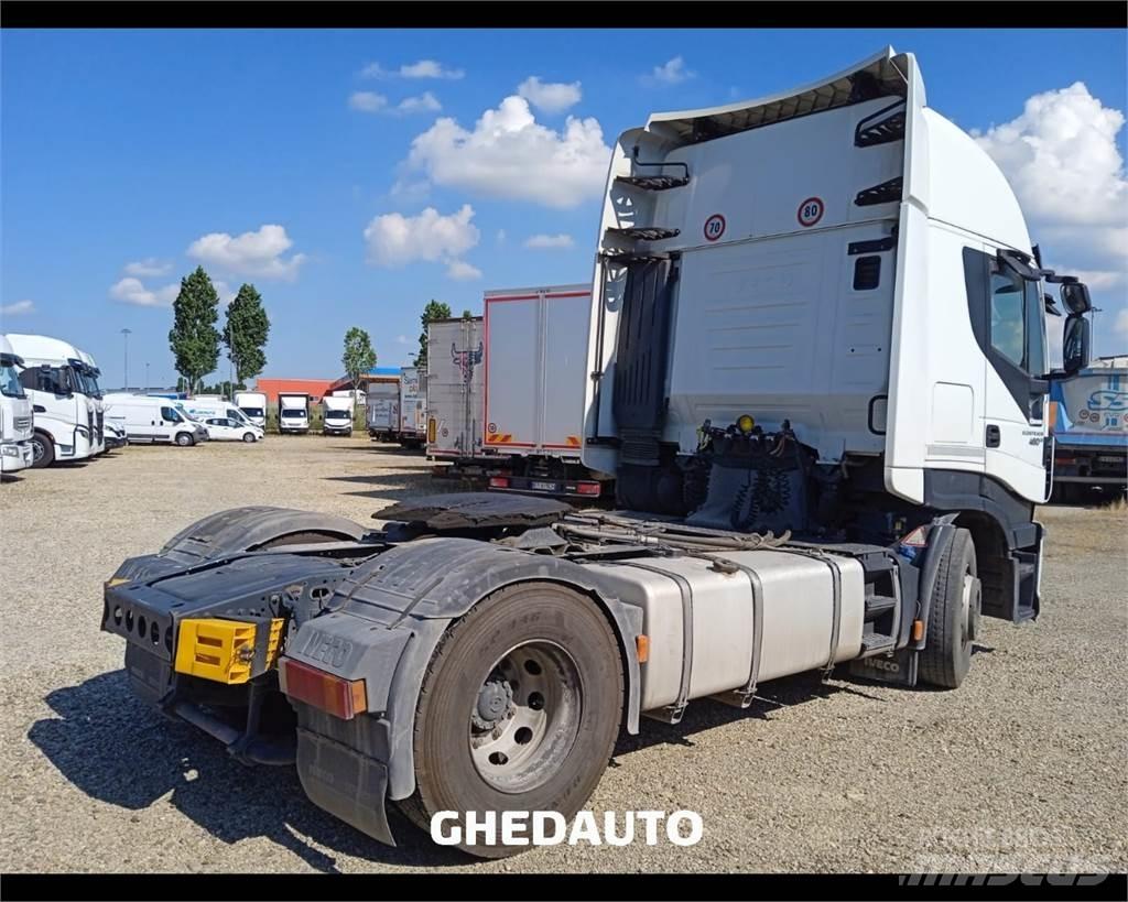Iveco AS440S48 厢式货车