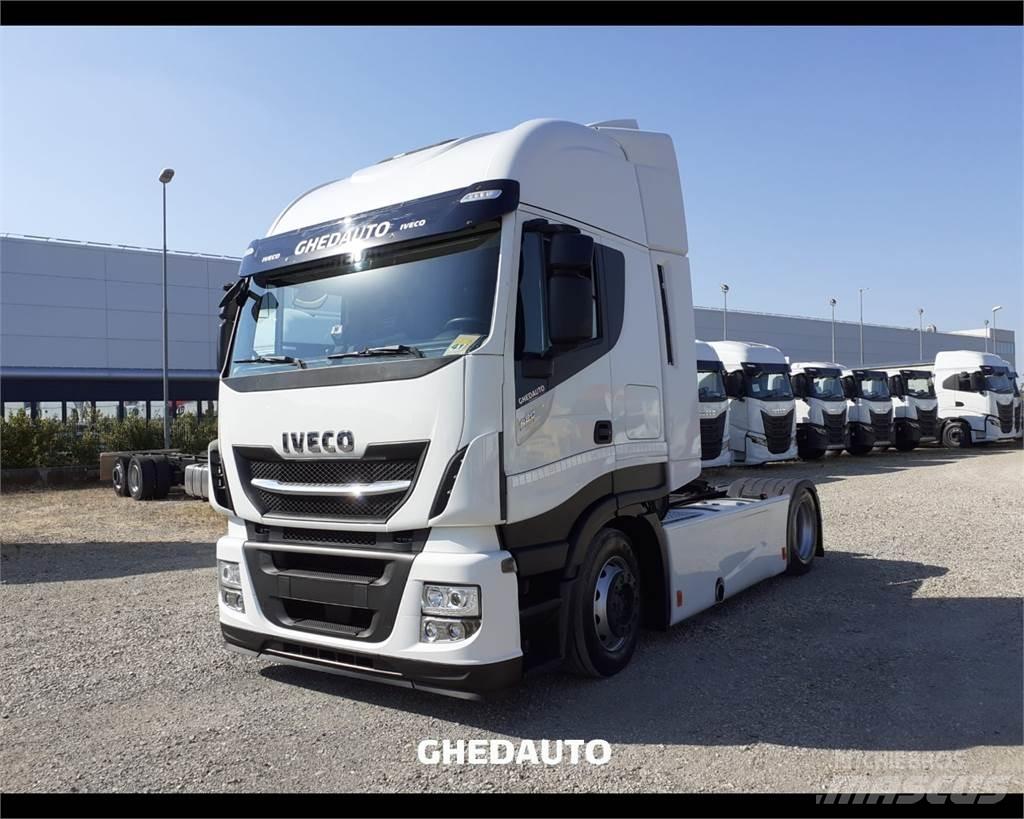 Iveco AS440S48 厢式货车
