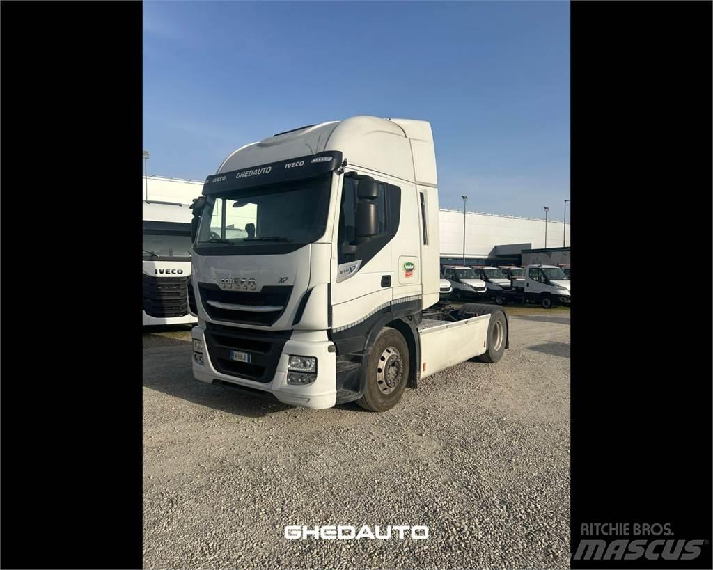 Iveco AS440S48 厢式货车