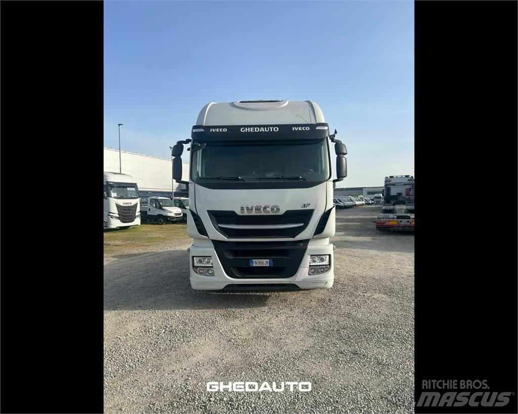 Iveco AS440S48 厢式货车