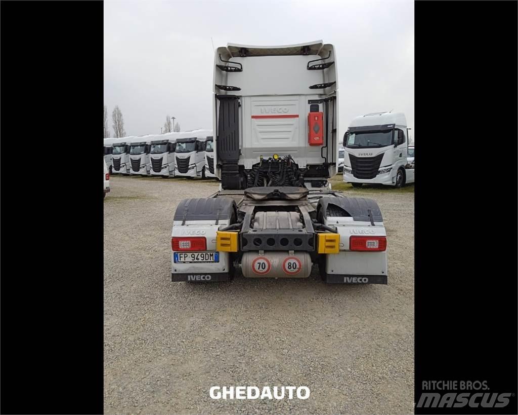 Iveco AS440ST/P 厢式货车