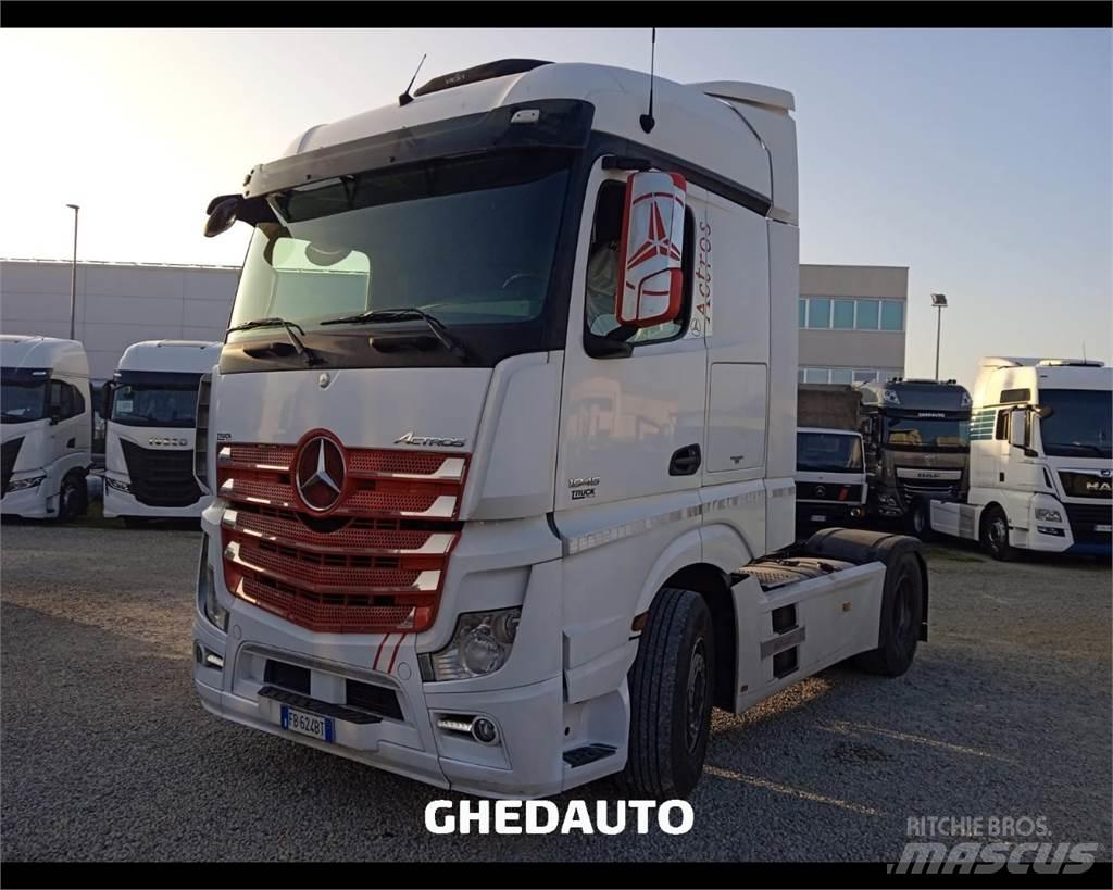 Mercedes-Benz ACTROS 厢式货车