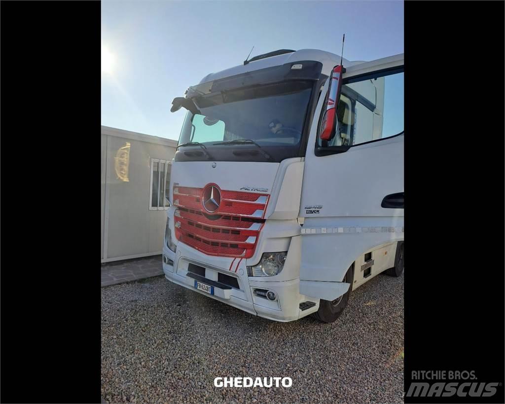 Mercedes-Benz ACTROS 厢式货车