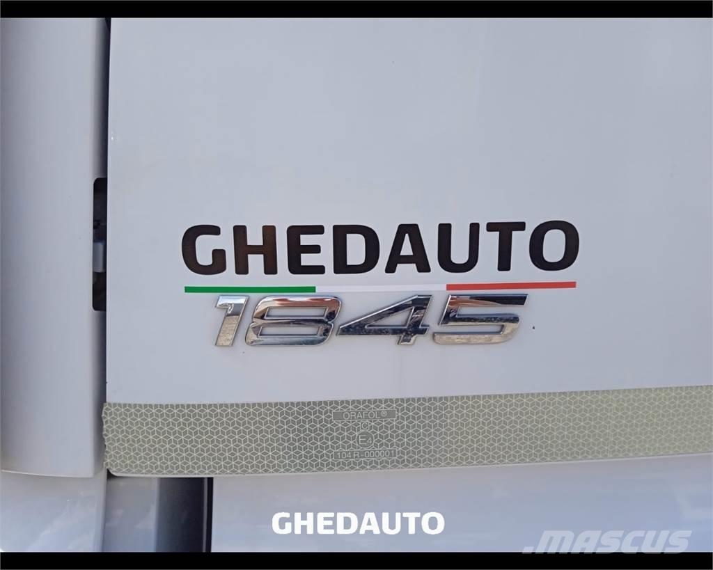 Mercedes-Benz ACTROS 厢式货车