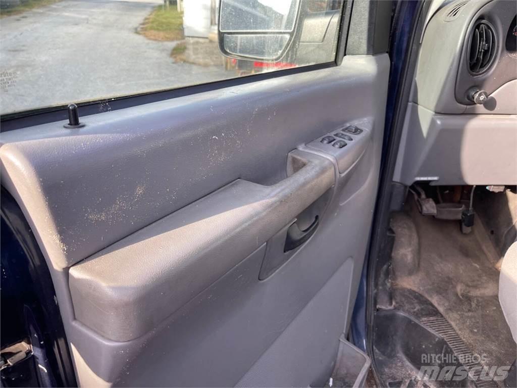 Ford E-Series 大型面包车