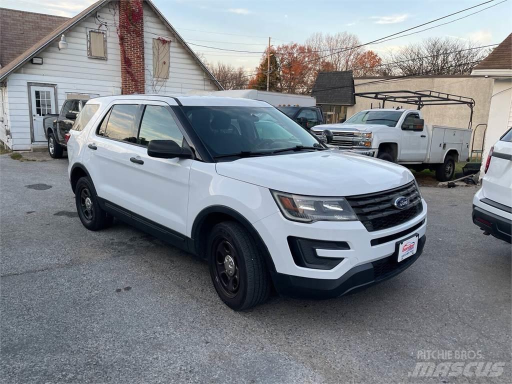 Ford Explorer 汽车