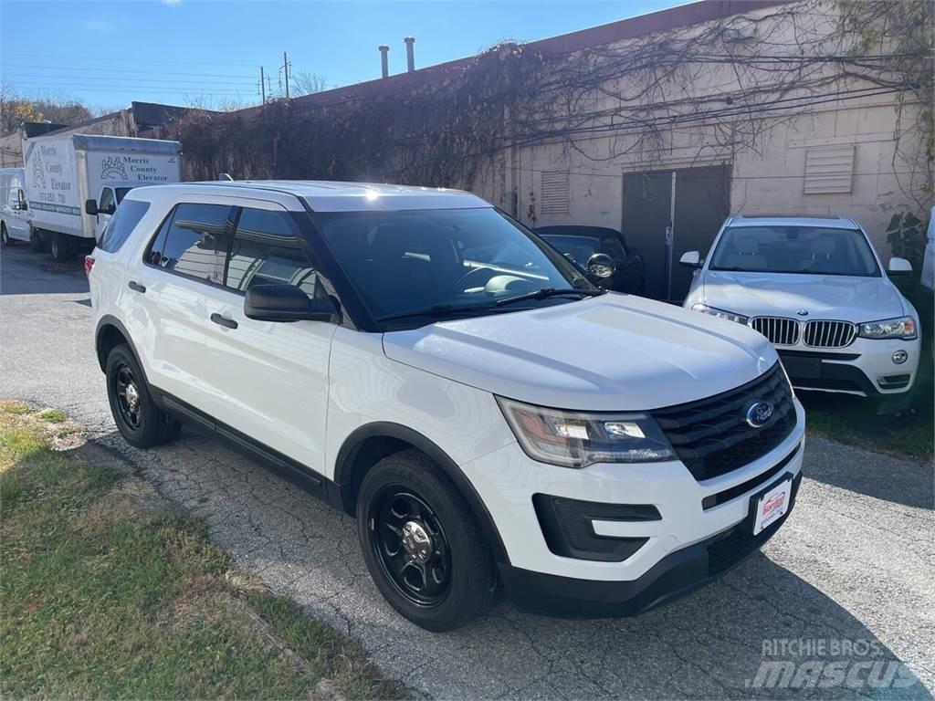Ford Explorer 汽车