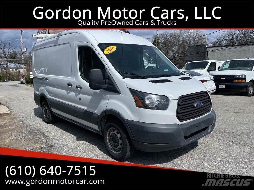 Ford Transit 大型面包车