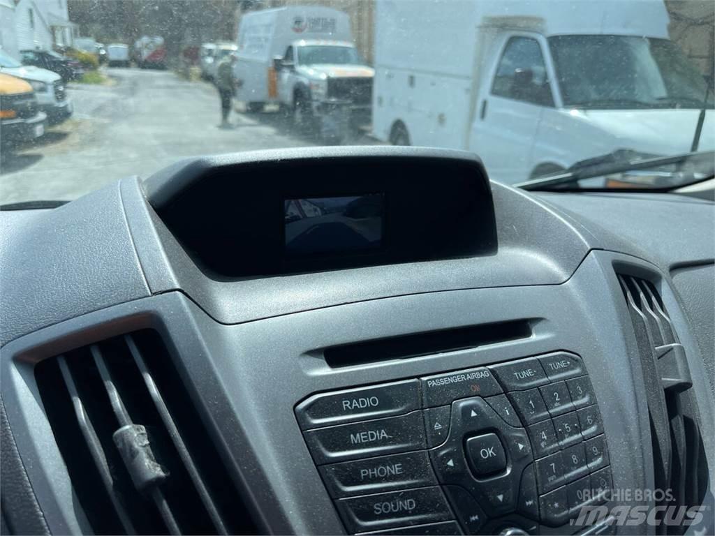 Ford Transit 大型面包车