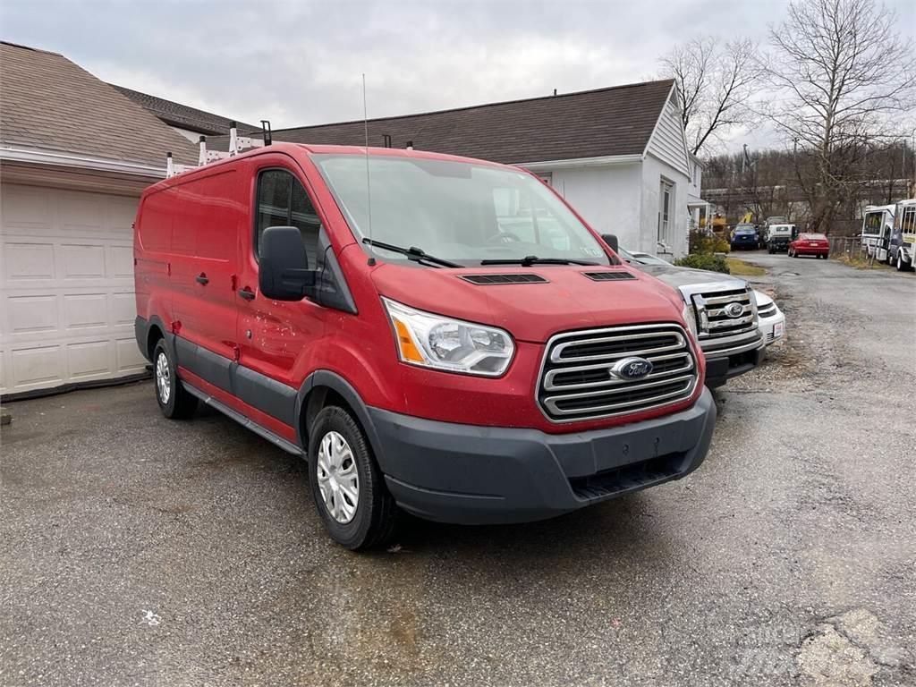 Ford Transit 商务面包车