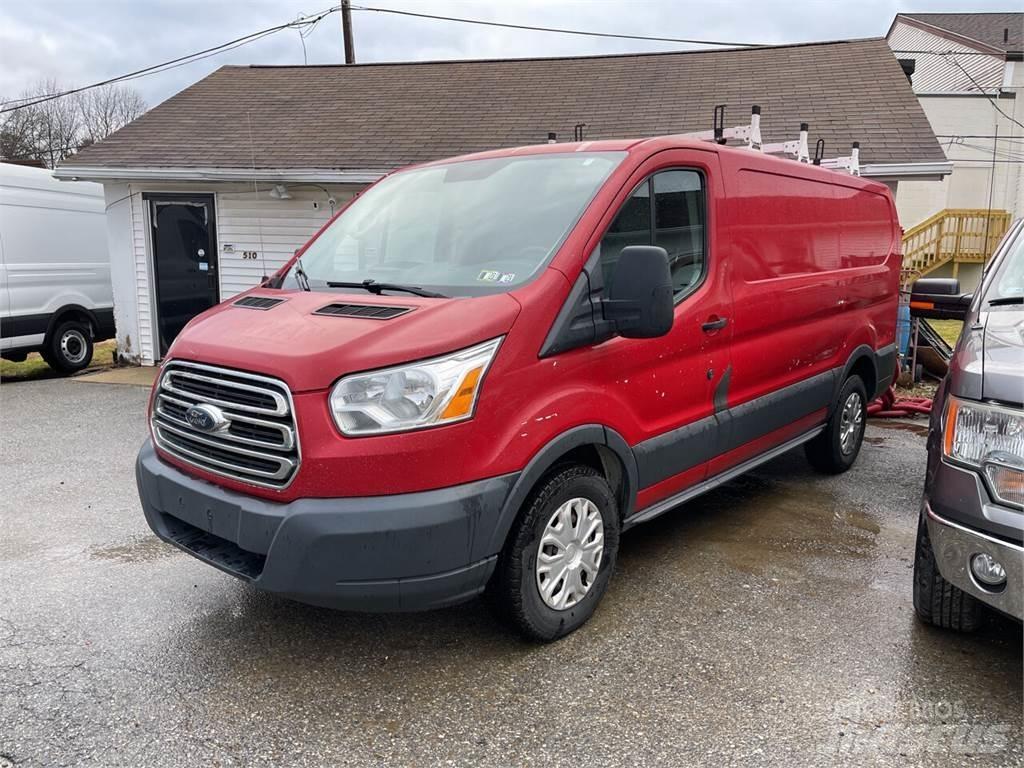 Ford Transit 商务面包车