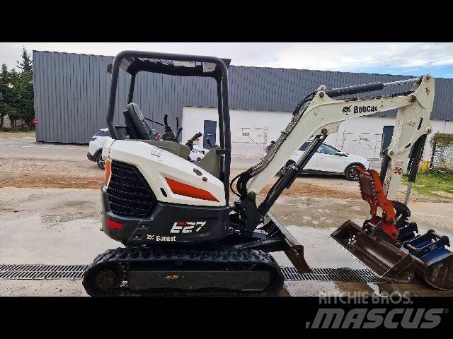 Bobcat E27 小型挖掘机