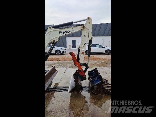 Bobcat E27 小型挖掘机
