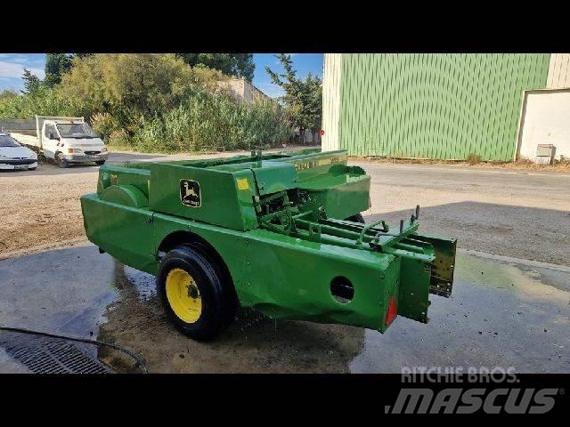 John Deere 359 方捆打捆机