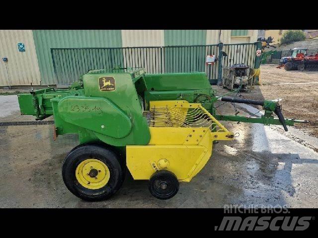 John Deere 359 方捆打捆机