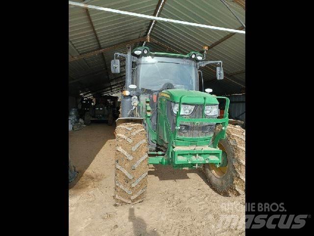 John Deere 6110R 拖拉机/农用车