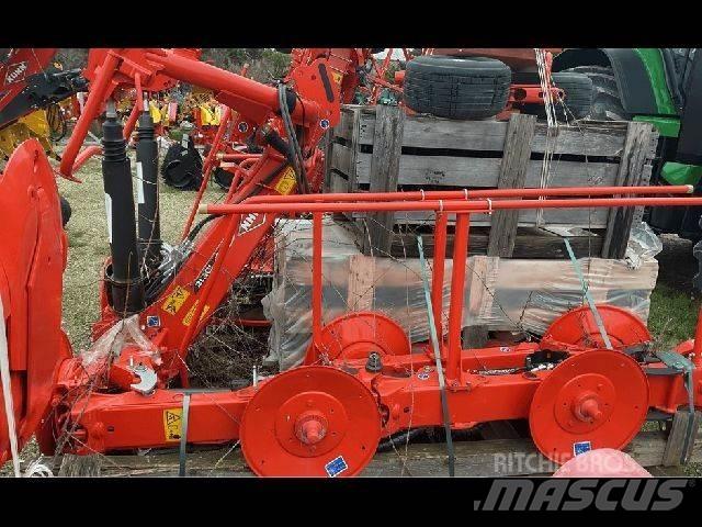 Kuhn 10812 犁耙和摊草机