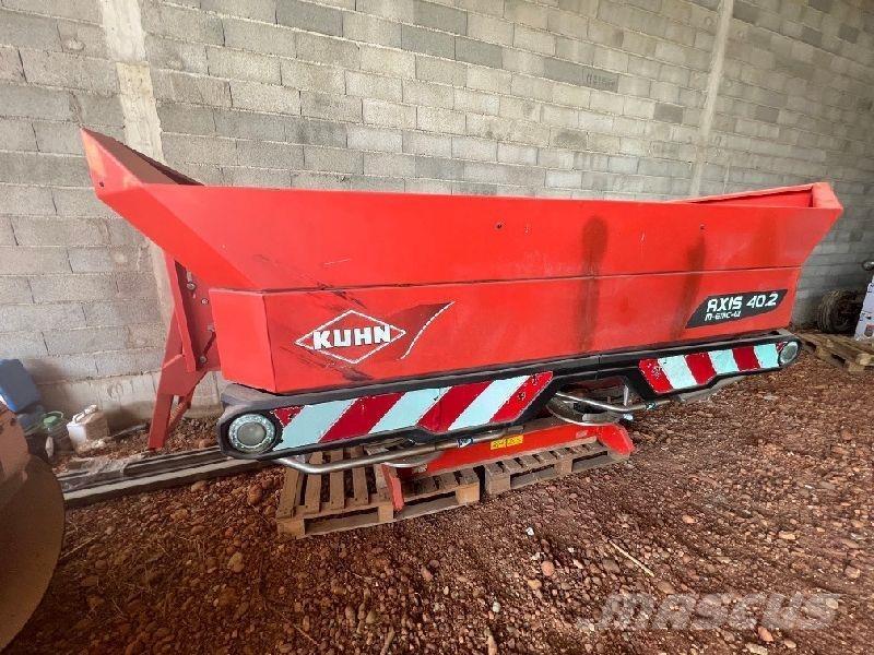 Kuhn AXIS 40.2 矿物肥料撒播机
