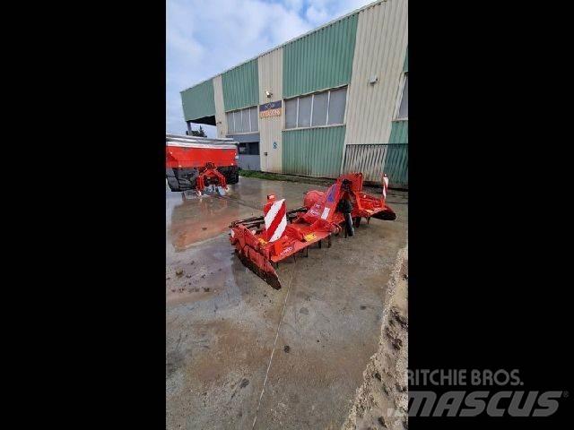 Kuhn HR3004 钉齿耙