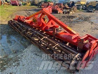 Kuhn HR404 钉齿耙
