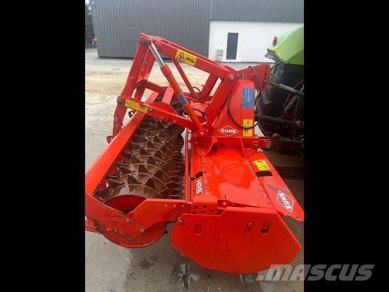 Kuhn HRB 303 D 钉齿耙