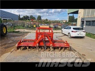 Kuhn HRB303D 钉齿耙