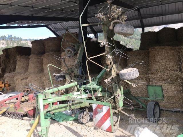 Stoll SPEED 680 犁耙和摊草机