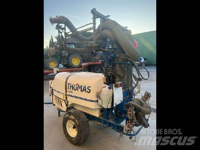 Thomas TTZ 800 牵引式喷雾机