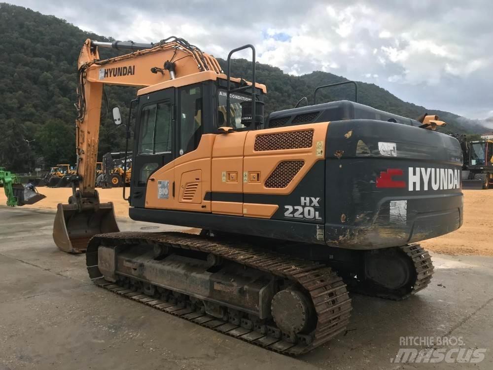 Hyundai HX220L 履带挖掘机