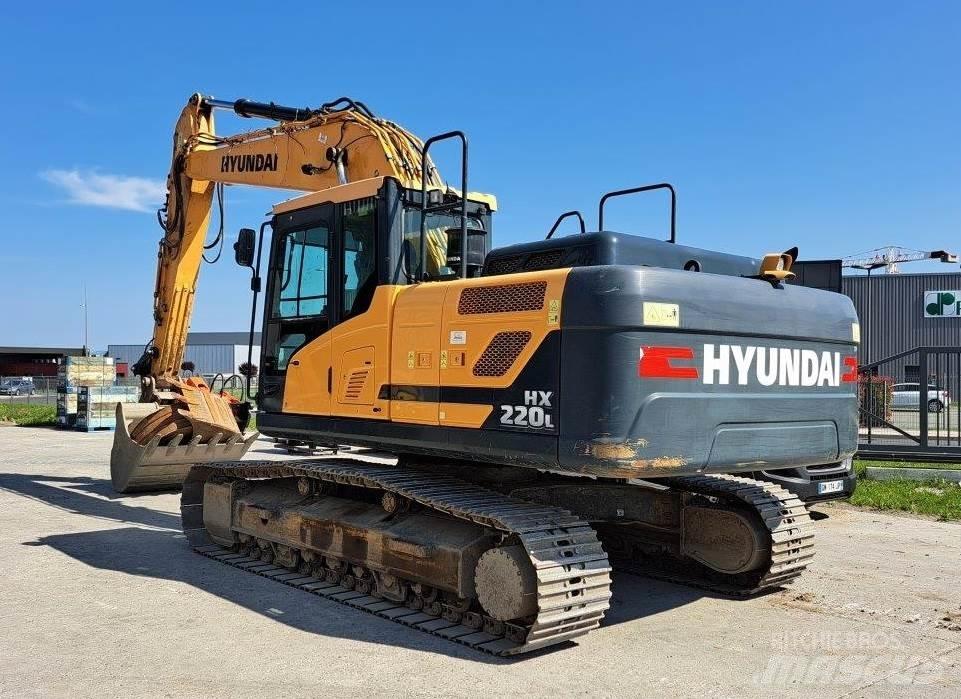 Hyundai HX220L 履带挖掘机
