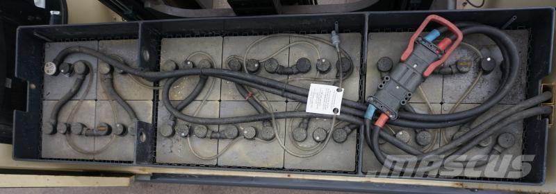 Hubtex S40E 侧卸式铲车