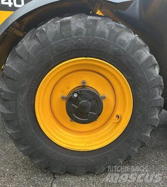 JCB 540-180 伸缩臂叉装车|叉装车