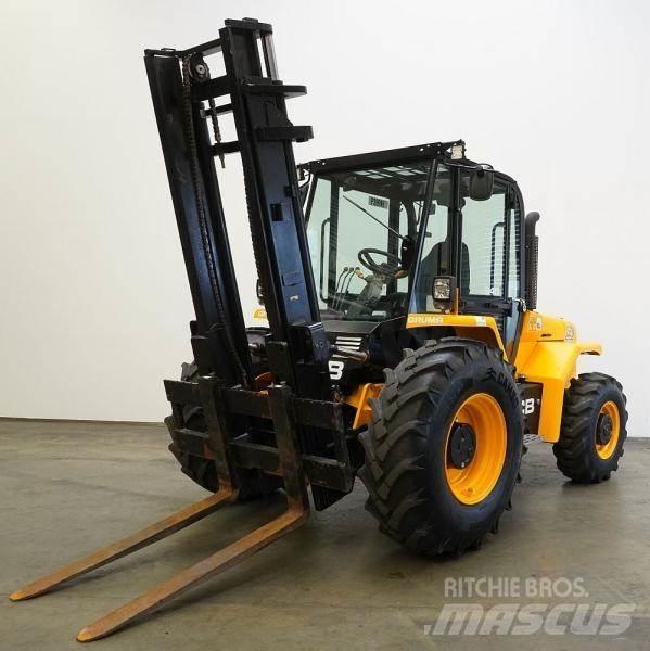 JCB 940-4 越野叉车|叉装车