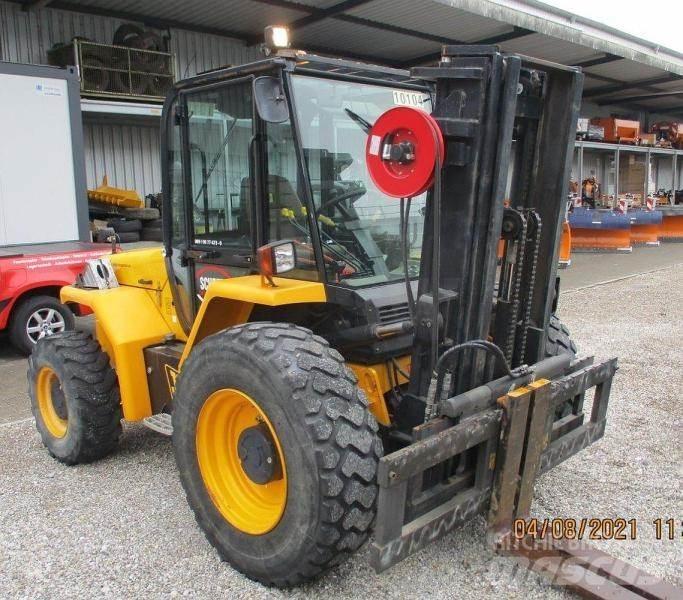 JCB 940-4 越野叉车|叉装车