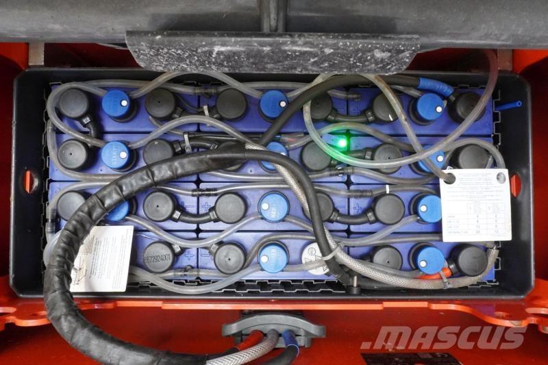 Linde D 12 133 行走式堆垛机