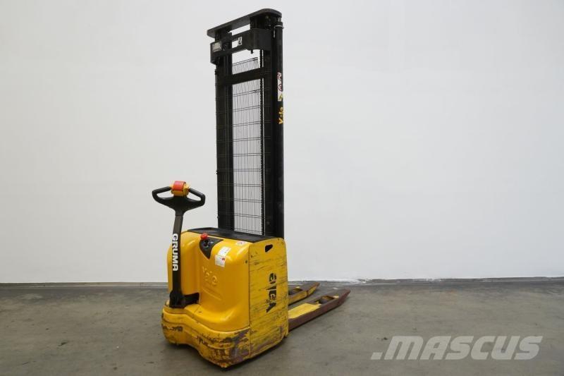 Yale MS12AC 行走式堆垛机