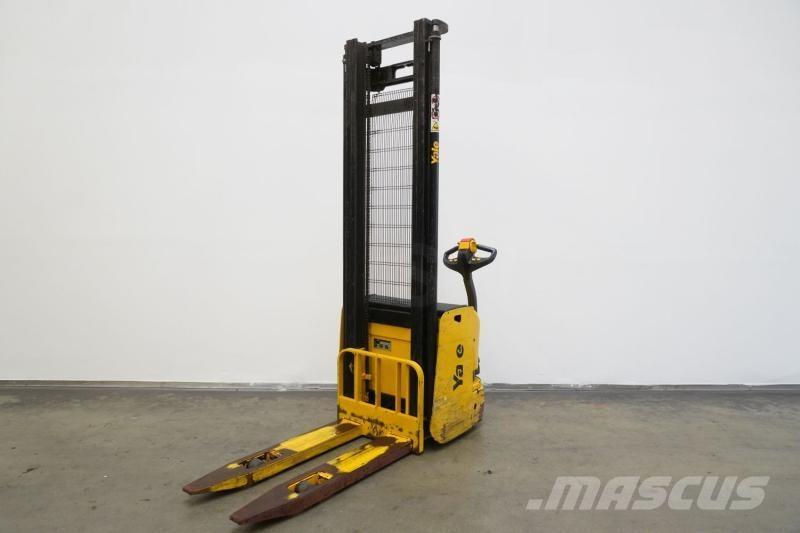 Yale MS12AC 行走式堆垛机