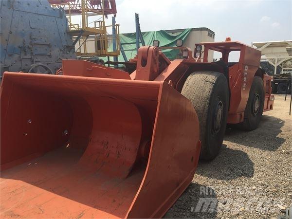 Sandvik LH410 地下装载机