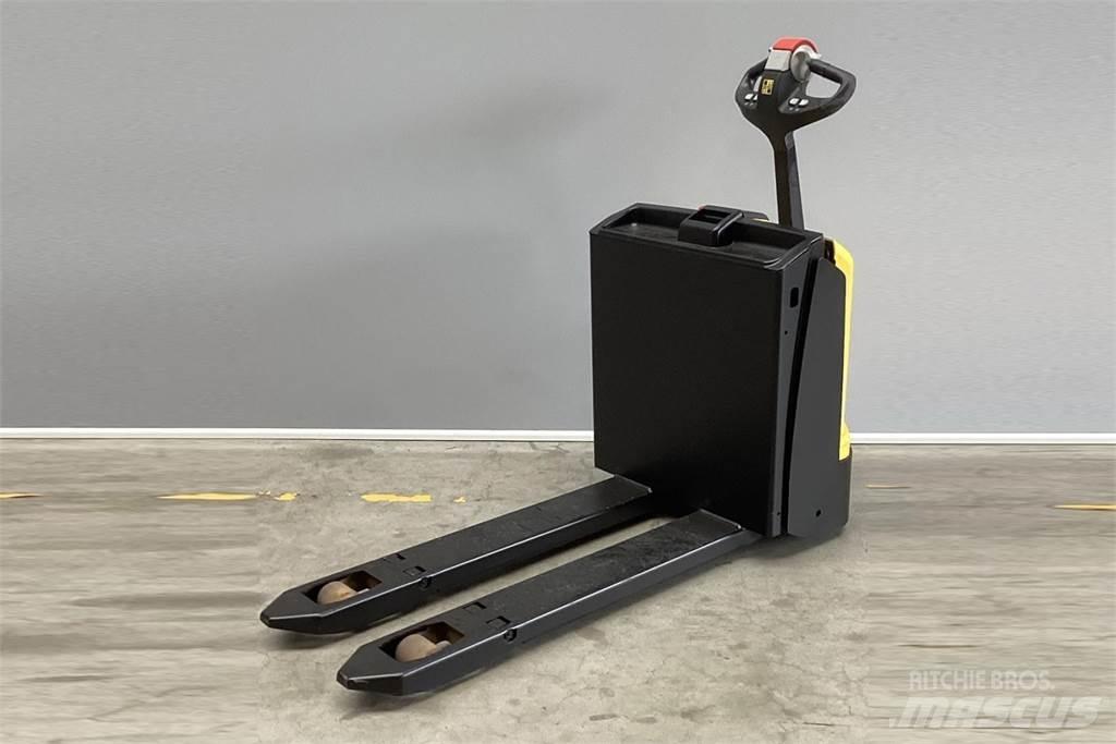 Hyster P1.6 手推堆垛车