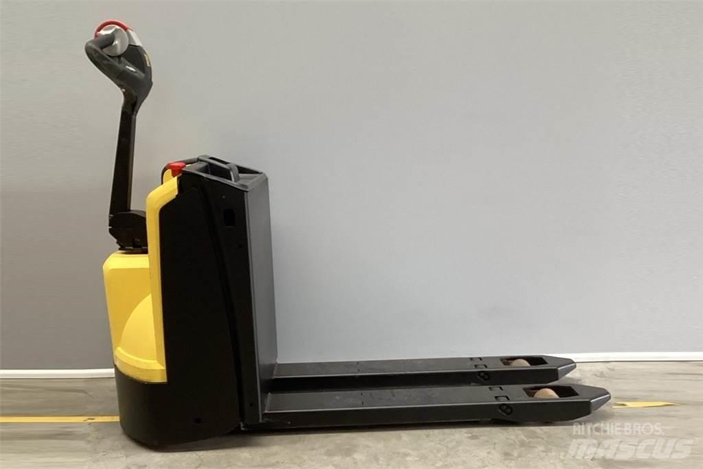 Hyster P1.6 手推堆垛车
