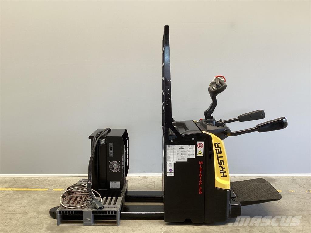 Hyster P2.0S 手推堆垛车