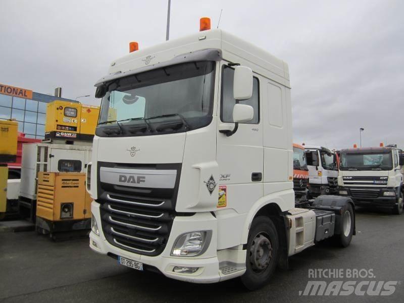 DAF XF105 460 牵引车